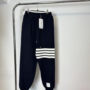 톰브라운(Thom Browne) 사선 암밴드 루프백 코튼 트레이닝 조거 팬츠