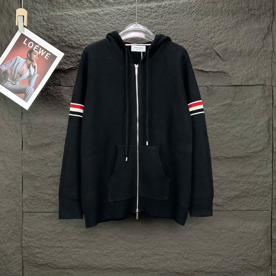 톰브라운(Thom Browne) 사선 암밴드 캐시미어 혼방 니트 후드 집업