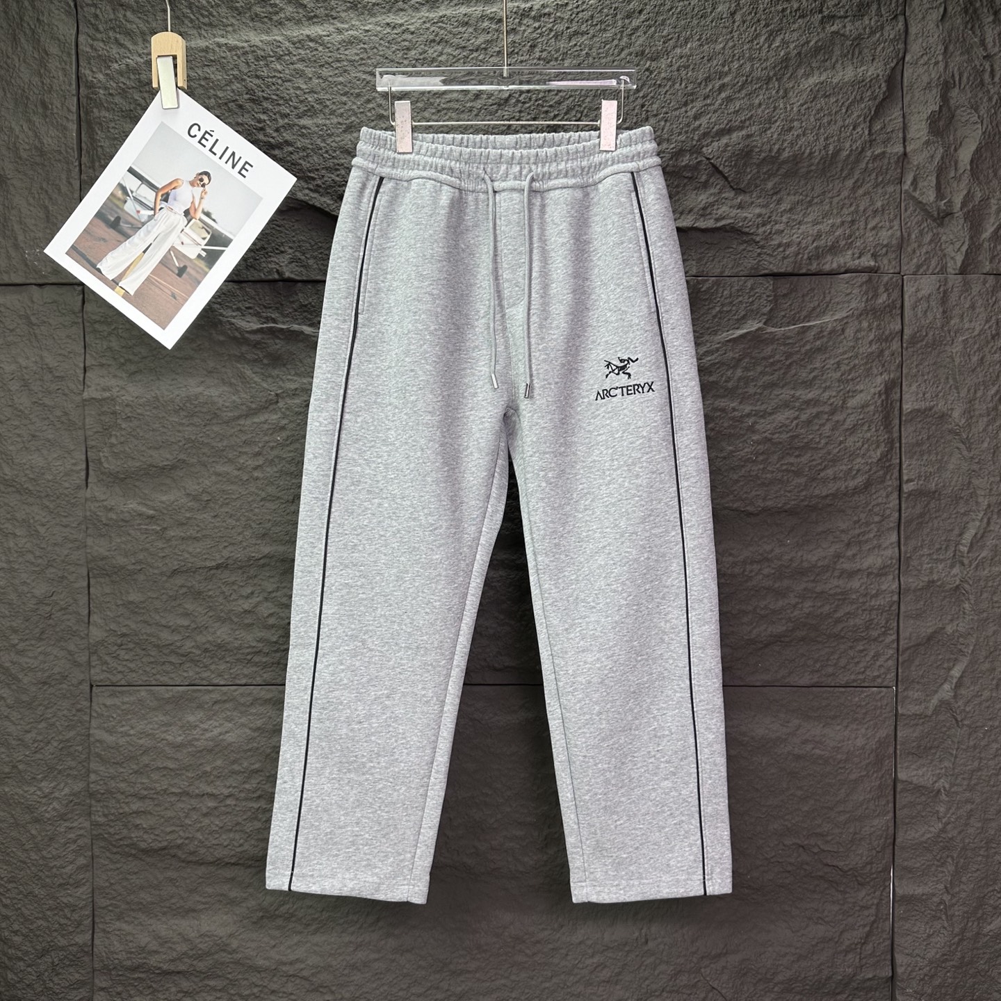 아크테릭스 (Arc’teryx) 파이핑 트레이닝 팬츠