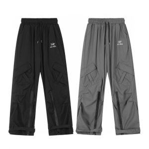 아크테릭스(Arc'teryx) 테크니컬 멀티 포켓 카고 팬츠
