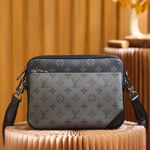 루이비통(Louis Vuitton)트리오 메신저 백 (남성용)