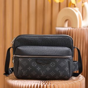 루이비통 (Louis Vuitton)아웃도어 메신저 백