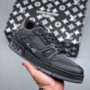 루이비통(Louis Vuitton) LV 트레이너 스니커즈 모노그램 데님 블랙