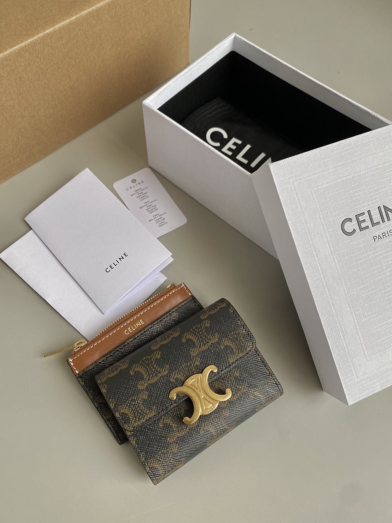 셀린느(CELINE) 트리옹프 동전 컴팩트 지갑