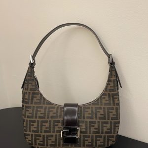 펜디(FENDI) 주카 캔버스 호보백