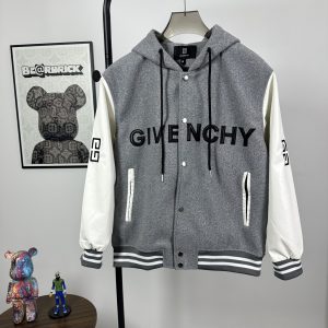 지방시(Givenchy) 시그니처 로고 패치 후드 바시티 자켓