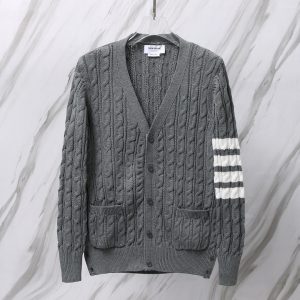 톰브라운(Thom Browne) 클래식 사선 케이블 니트 가디건 그레이