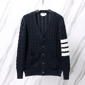 톰브라운(Thom Browne) 클래식 사선 케이블 니트 가디건 네이비