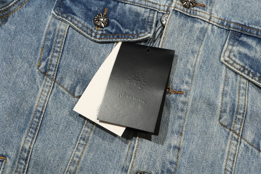 크롬하츠(Chrome Hearts)플로럴 자수 십자가 가죽 패치 데님 재킷 - 이미지 4