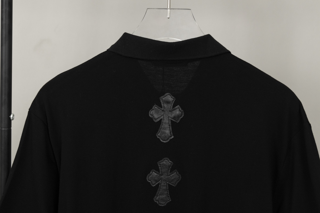 크롬하츠(Chrome Hearts)십자가 가죽 자수 플로럴 실버 버튼 반팔 폴로 티셔츠 - 이미지 6