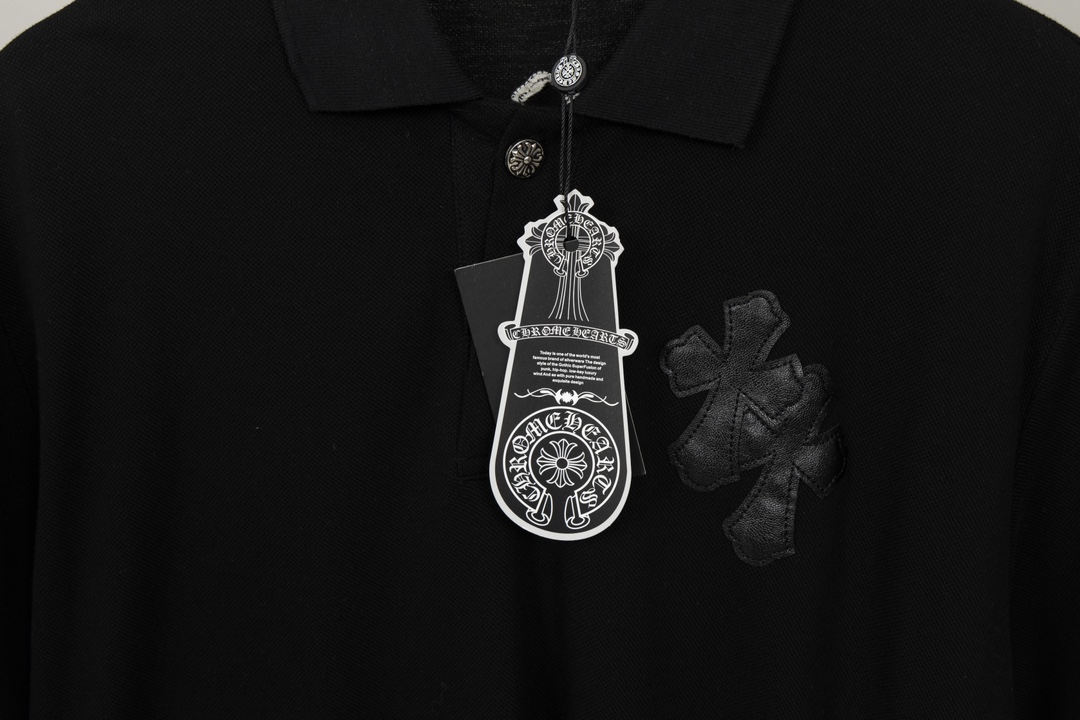 크롬하츠(Chrome Hearts)십자가 가죽 자수 플로럴 실버 버튼 반팔 폴로 티셔츠 - 이미지 9