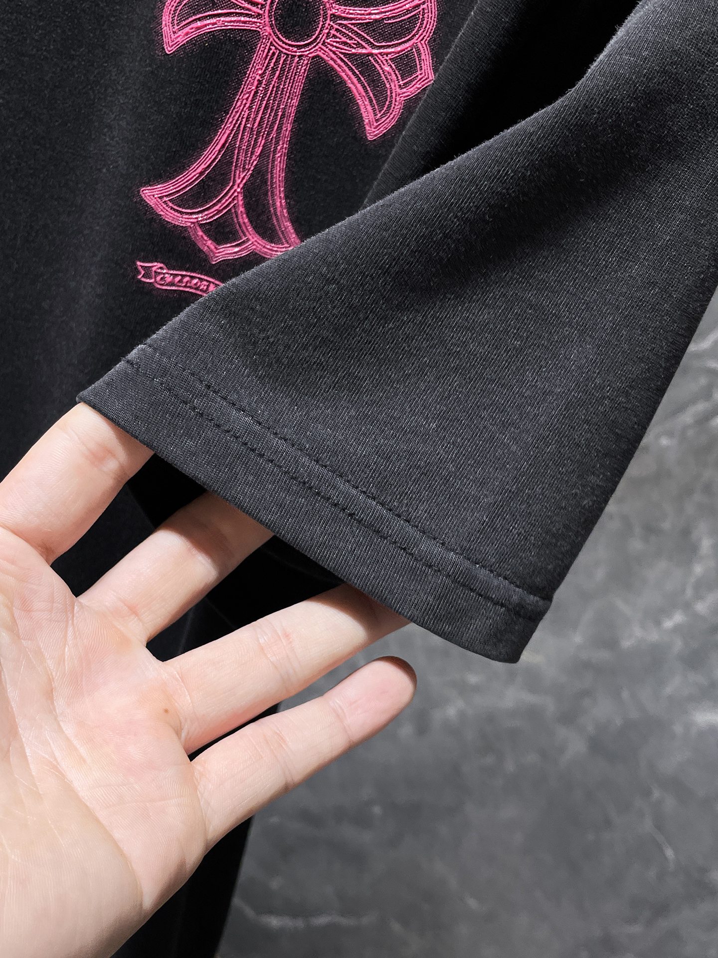 크롬하츠(Chrome Hearts)플로럴 십자가 워싱 발포 프린팅 반팔 티셔츠 - 이미지 5