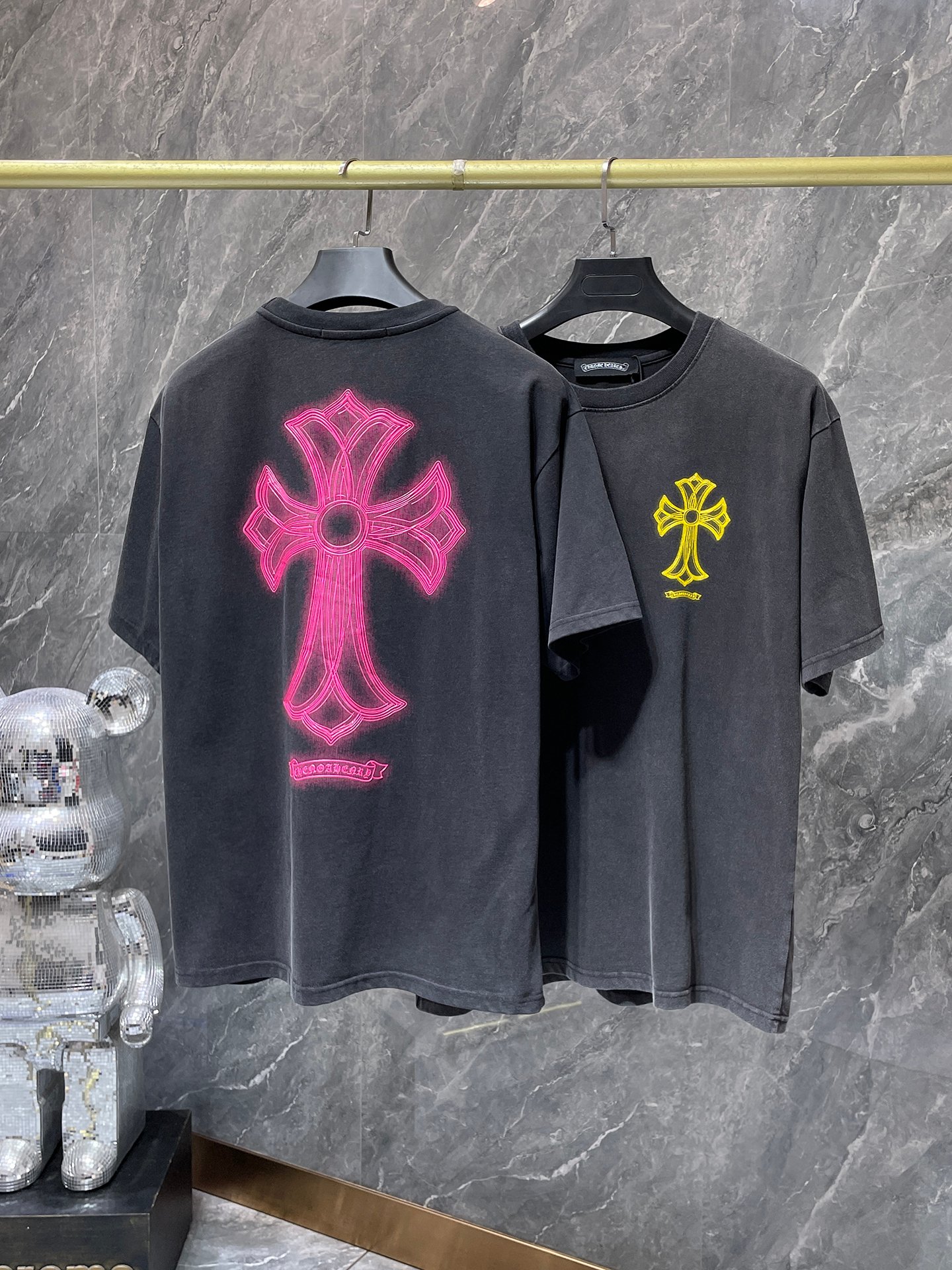 크롬하츠(Chrome Hearts)플로럴 십자가 워싱 발포 프린팅 반팔 티셔츠