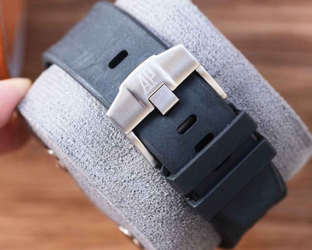 오데마 피게(Audemars Piguet)AP 로열 오크 오프쇼어 시리즈 44mm - 이미지 9