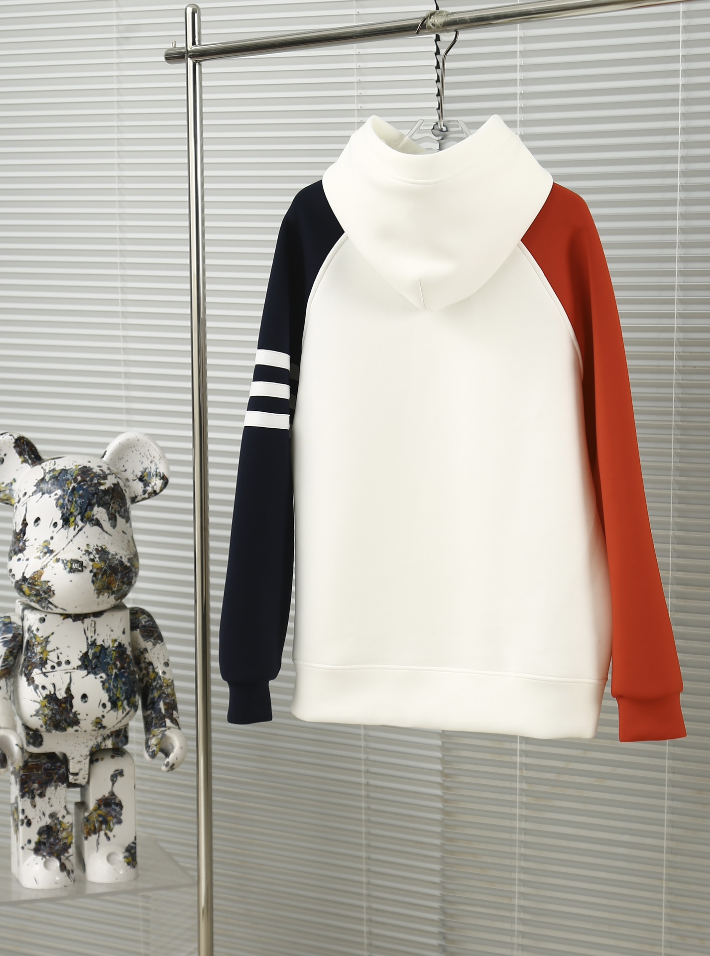 톰브라운(Thom Browne) 암밴드 배색 라그랑 후드 티셔츠 - 이미지 2