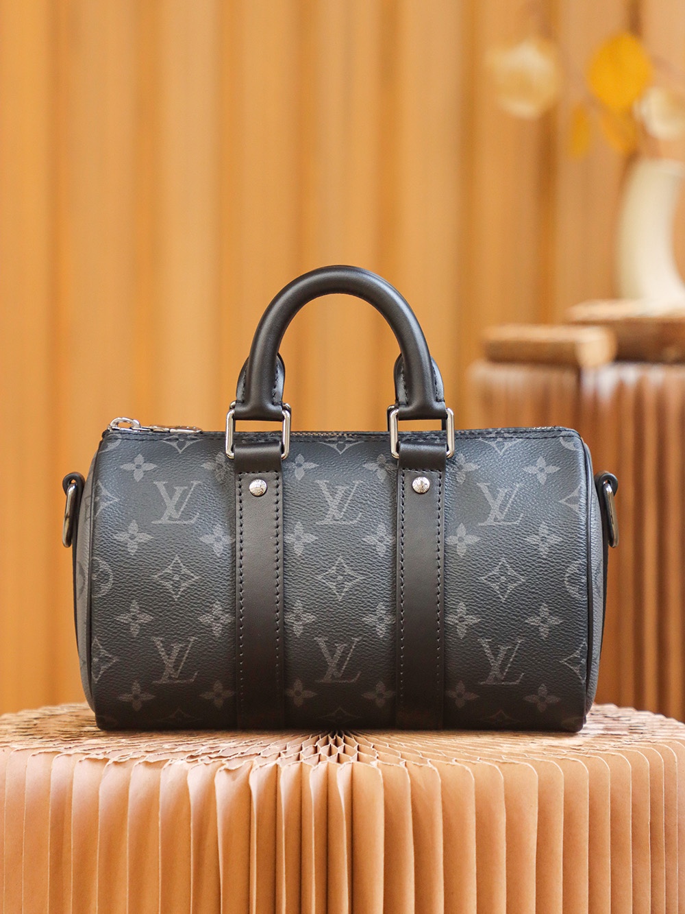 루이비통 (Louis Vuitton) 키폴 반둘리에 25 모노그램 이클립스 - 이미지 2