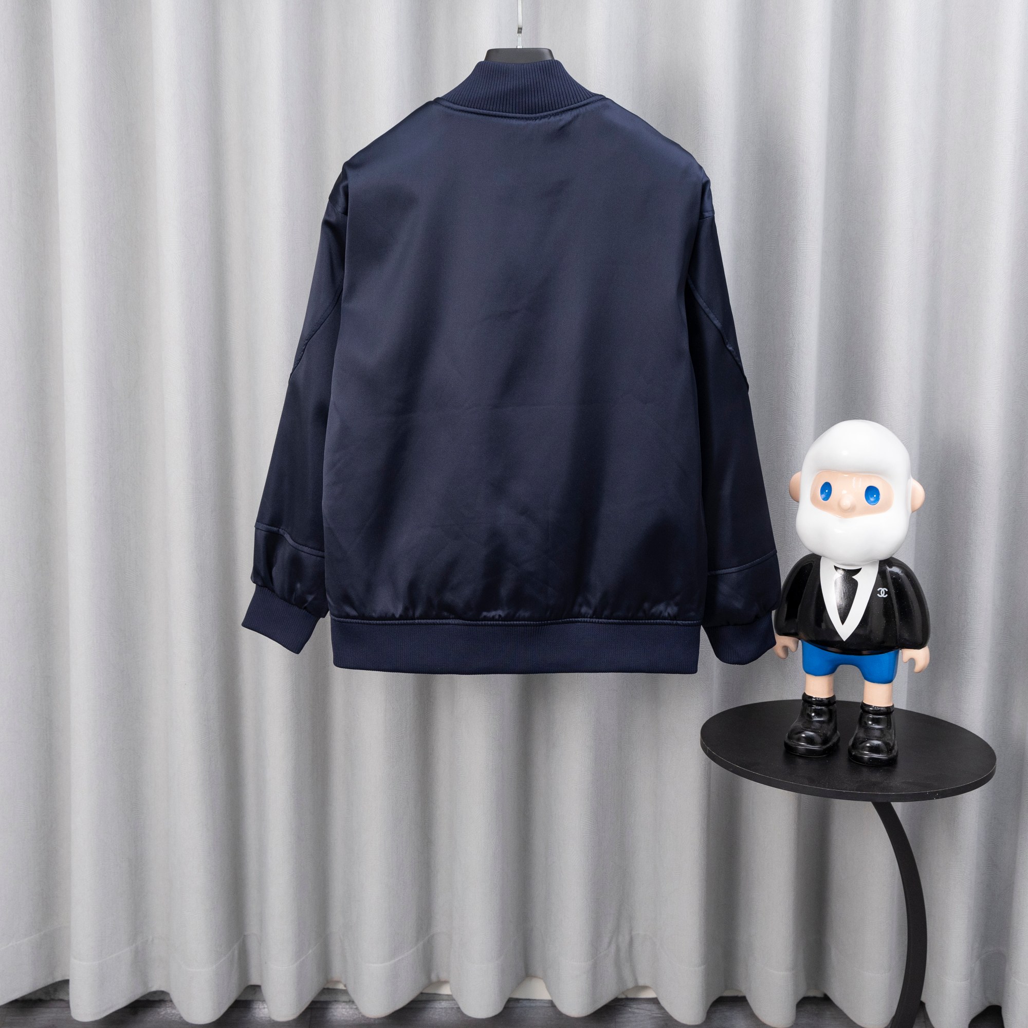 지방시(GIVENCHY) 파리스 로고 자수 봄버 자켓 - 이미지 2