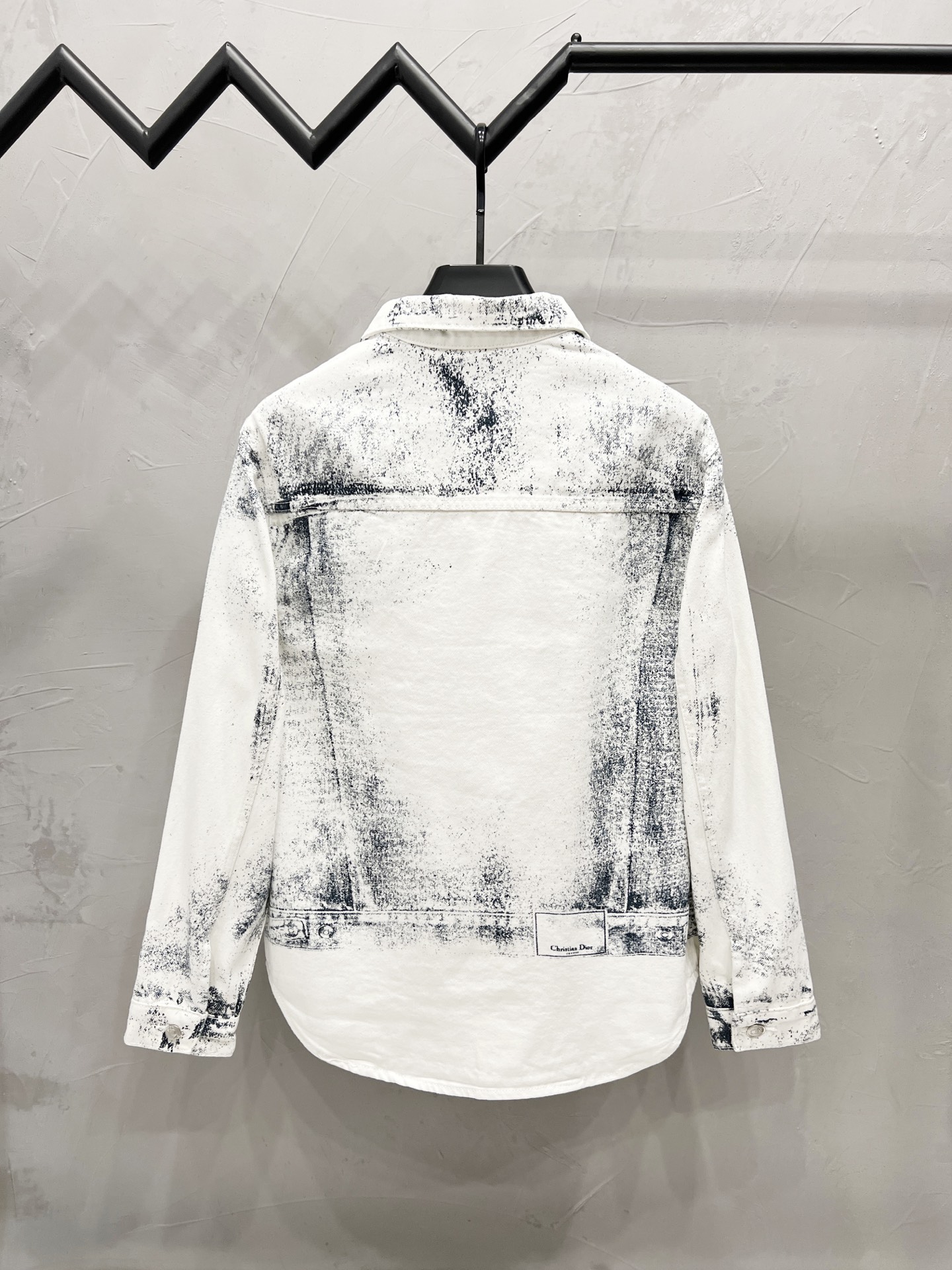 디올(Dior) 트롱프뢰유 데님 프린트 오버셔츠 - 이미지 2