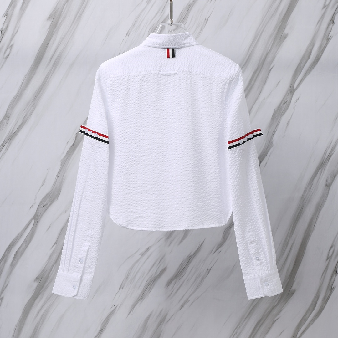 톰브라운(Thom Browne) 여성용 RWB 암밴드 크롭 화이트 셔츠 - 이미지 2