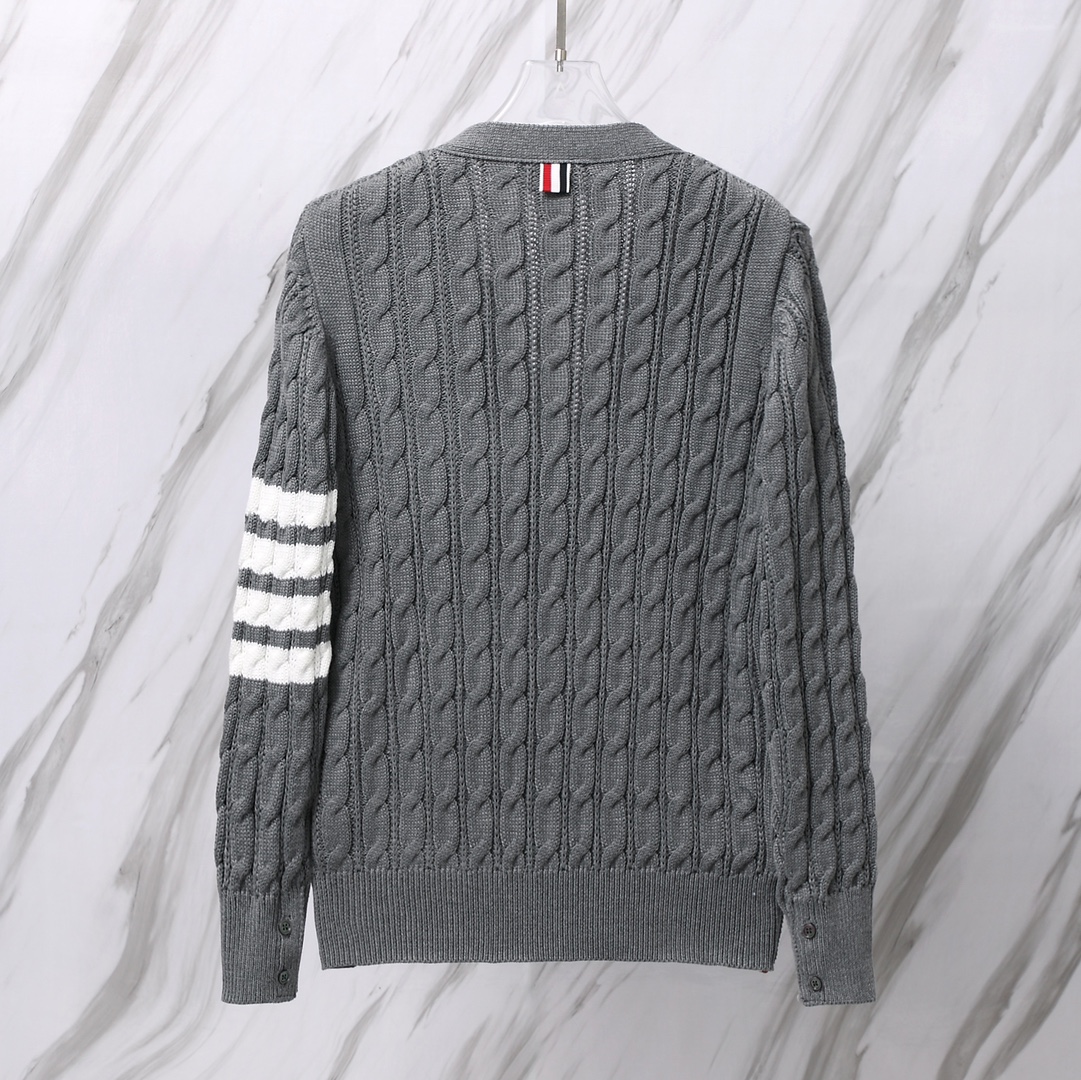 톰브라운(Thom Browne) 클래식 사선 케이블 니트 가디건 그레이 - 이미지 2