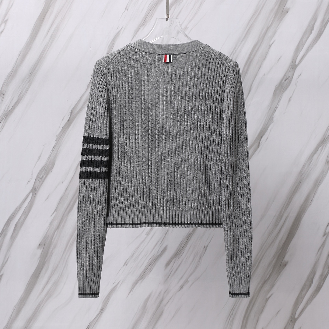 톰브라운(Thom Browne) 클래식 사선 숏 가디건 (여성용) 그레이 - 이미지 2