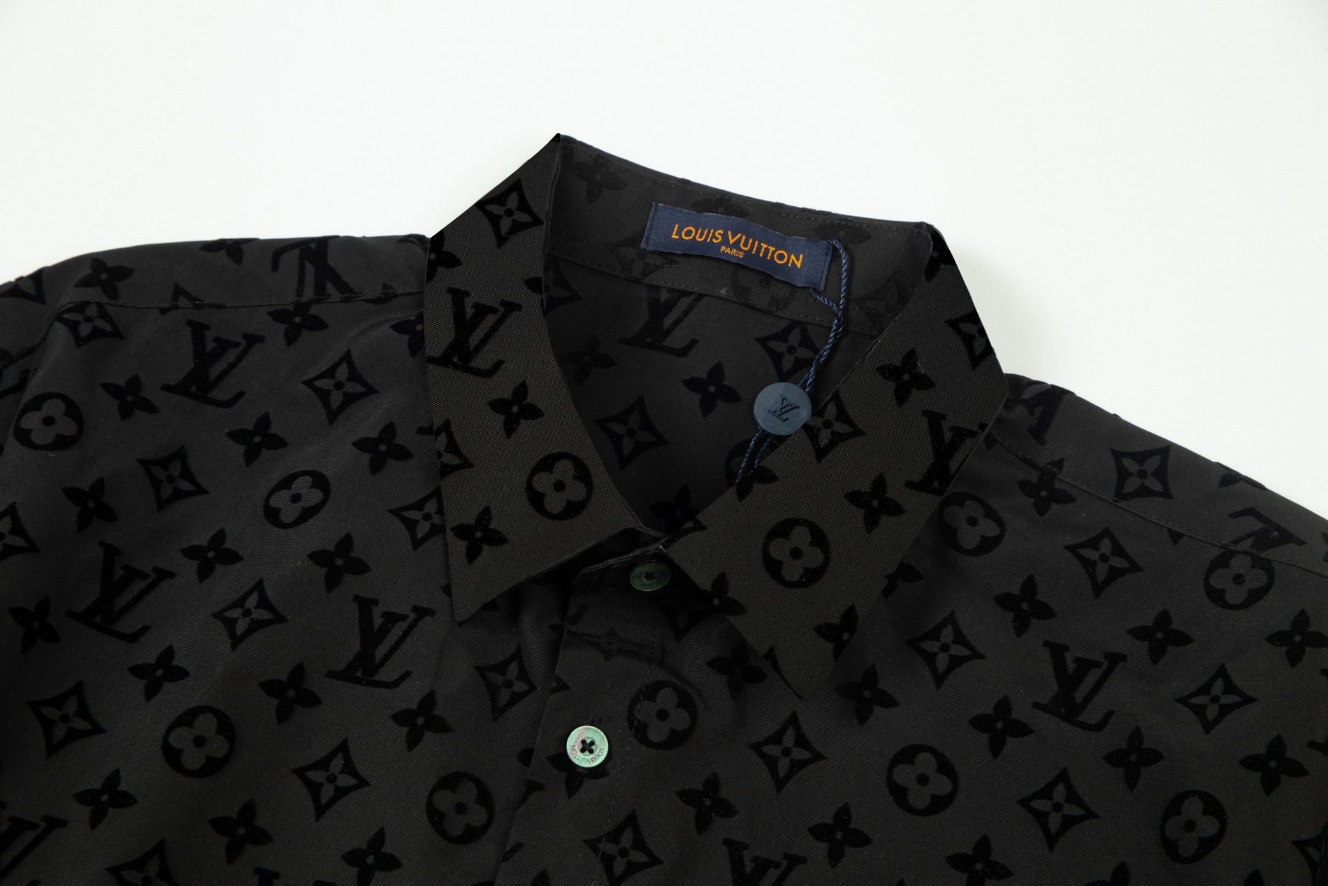 루이비통 (Louis Vuitton)플록 모노그램 클래식 셔츠 - 이미지 4