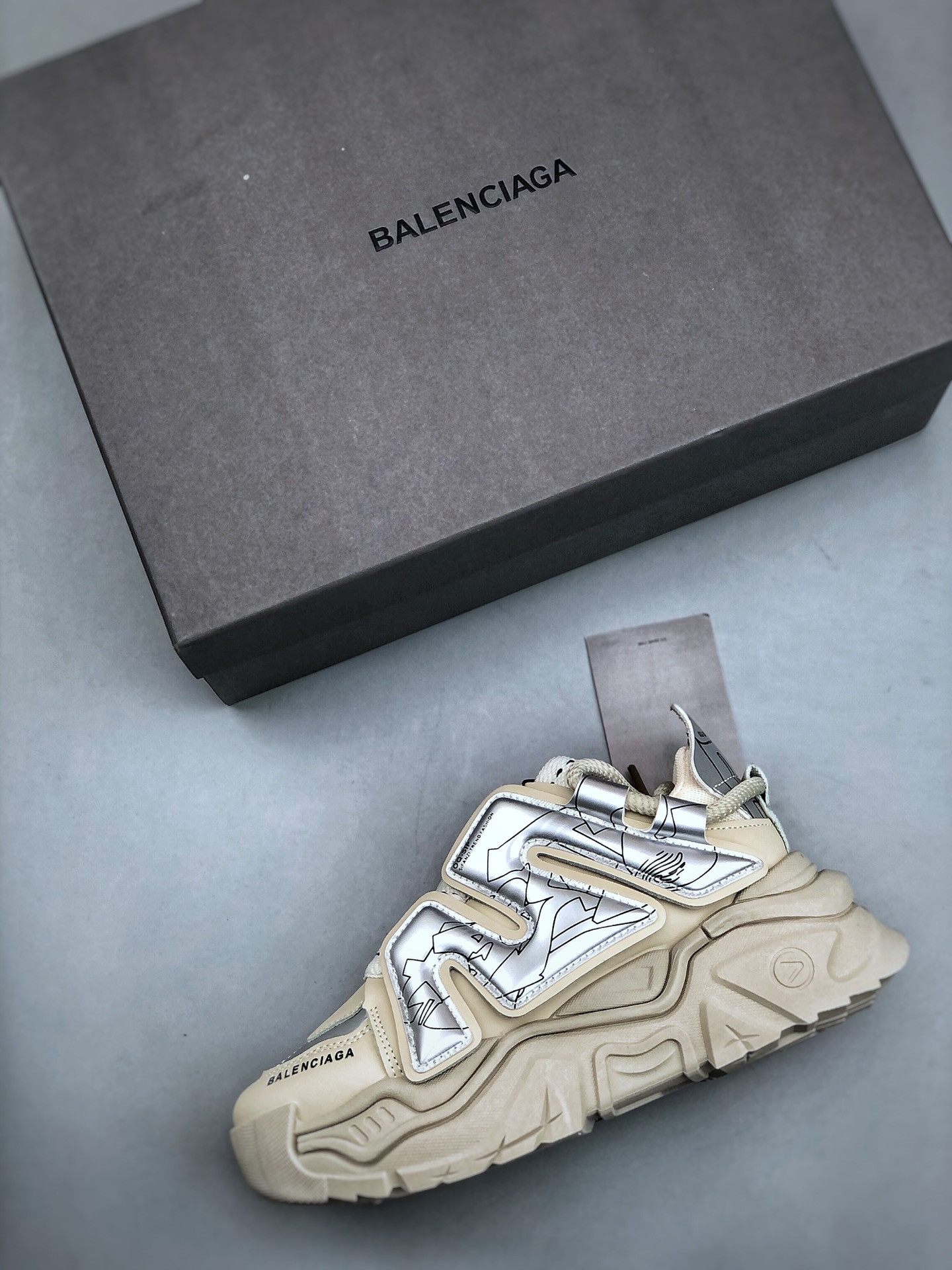 발렌시아가 (Balenciaga)트랙 시그니처 스니커즈 - 이미지 3