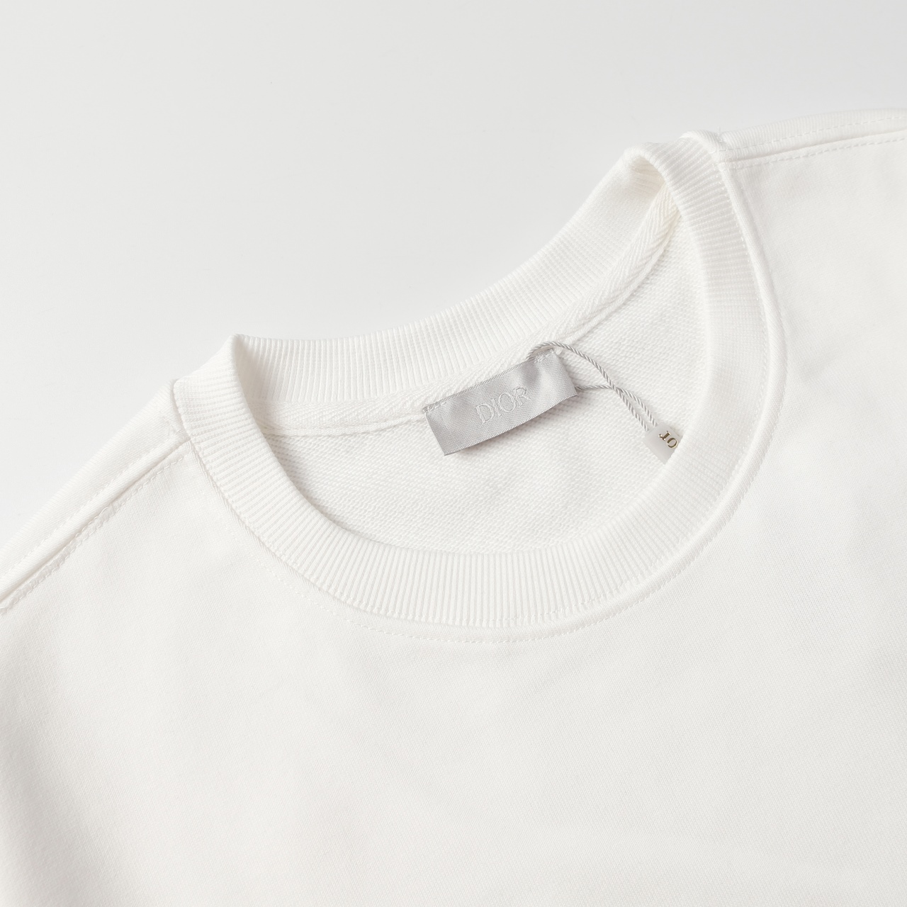 디올(Dior) 크리스찬 디올 아뜰리에 자수 패치 스웨트셔츠 - 이미지 3