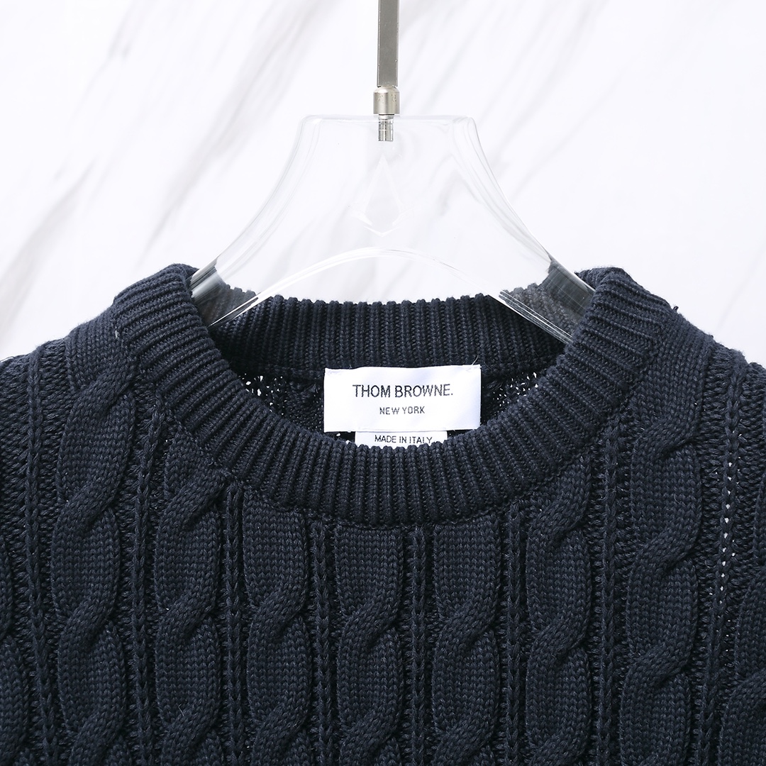 톰브라운(Thom Browne) 클래식 사선 케이블 니트 스웨터 네이비 - 이미지 3