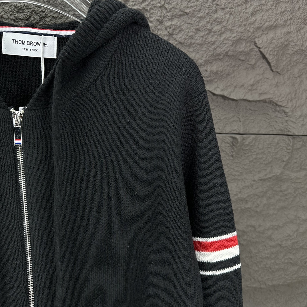 톰브라운(Thom Browne) 사선 암밴드 캐시미어 혼방 니트 후드 집업 - 이미지 4