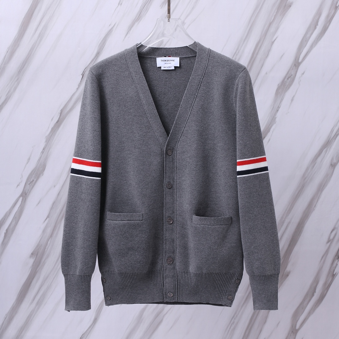 톰브라운(Thom Browne) 클래식 사선 암밴드 가디건 - 이미지 4