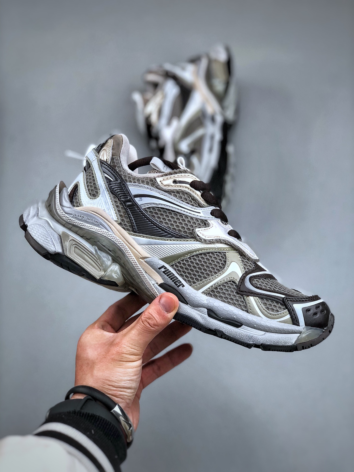 발렌시아가(Balenciaga) 러너 2.0 스니커즈 - 이미지 4