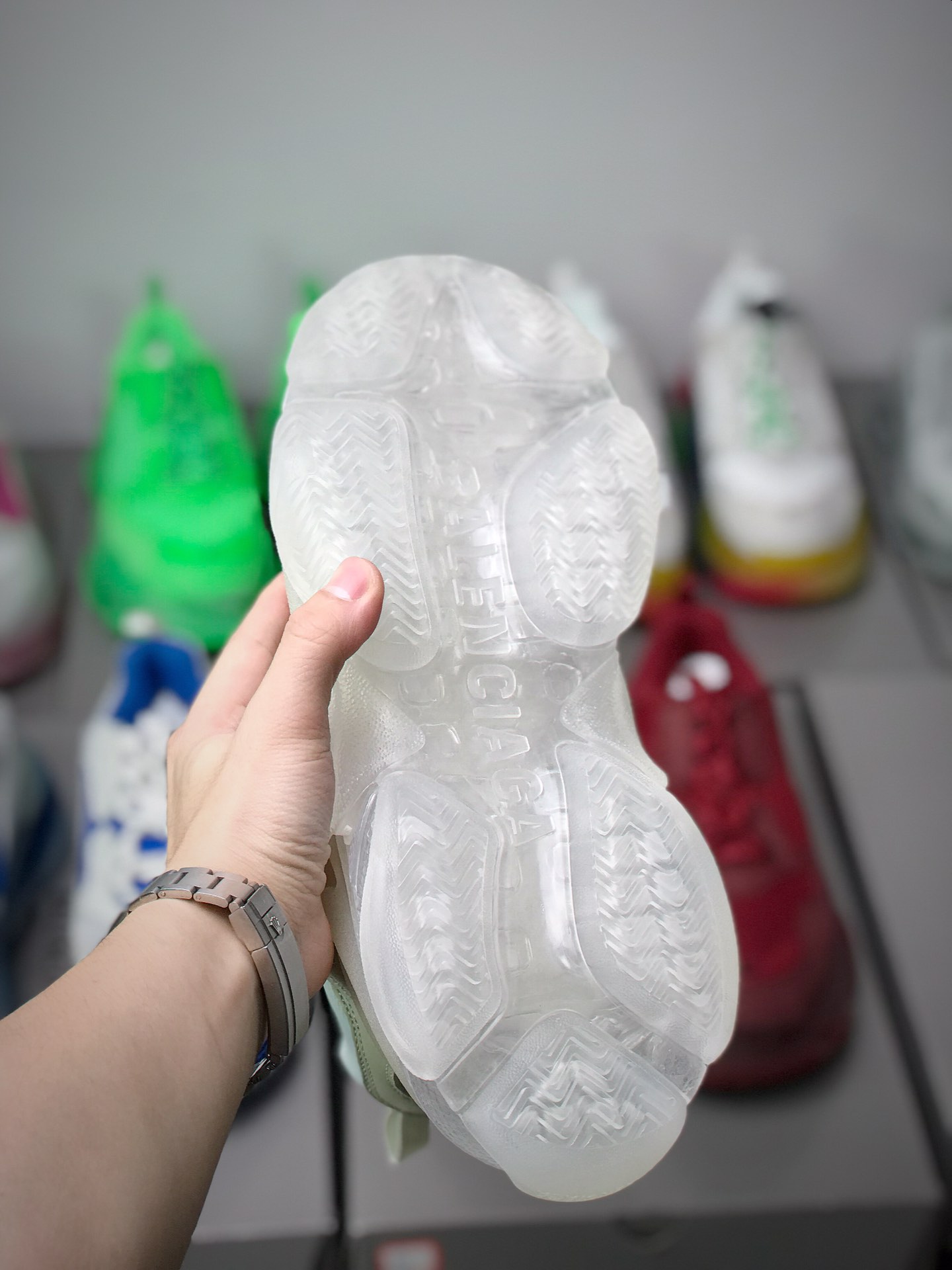 발렌시아가 (Balenciaga) 트리플 S 클리어 솔 스니커즈 - 이미지 4