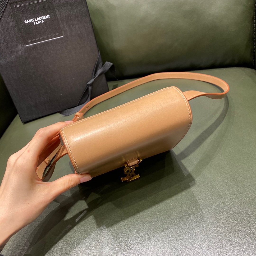 생로랑(Saint Laurent)의 카이아 사첼백 세로형 디자인 - 이미지 4