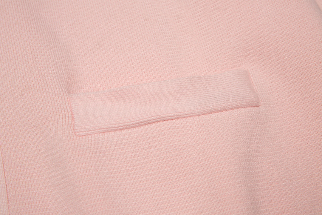 톰브라운(Thom Browne) 사선 암밴드 클래식 니트 가디건 - 핑크 - 이미지 4