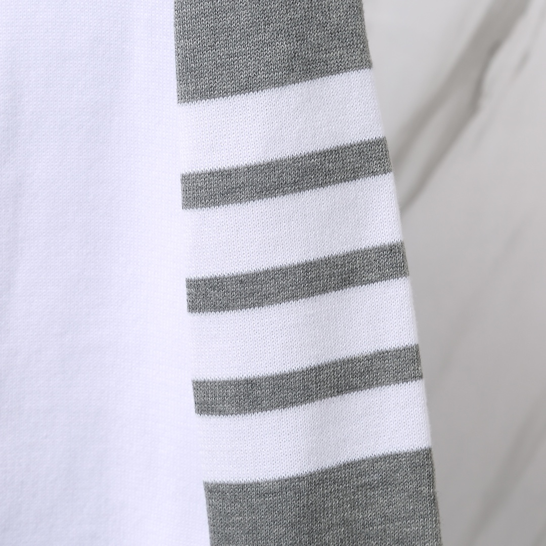 톰브라운(Thom Browne) 헥터 & 스틱맨 그래픽 펀메드 가디건 - 이미지 4