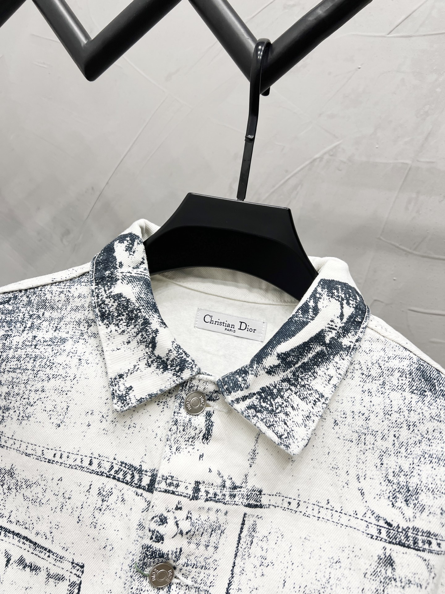 디올(Dior) 트롱프뢰유 데님 프린트 오버셔츠 - 이미지 5