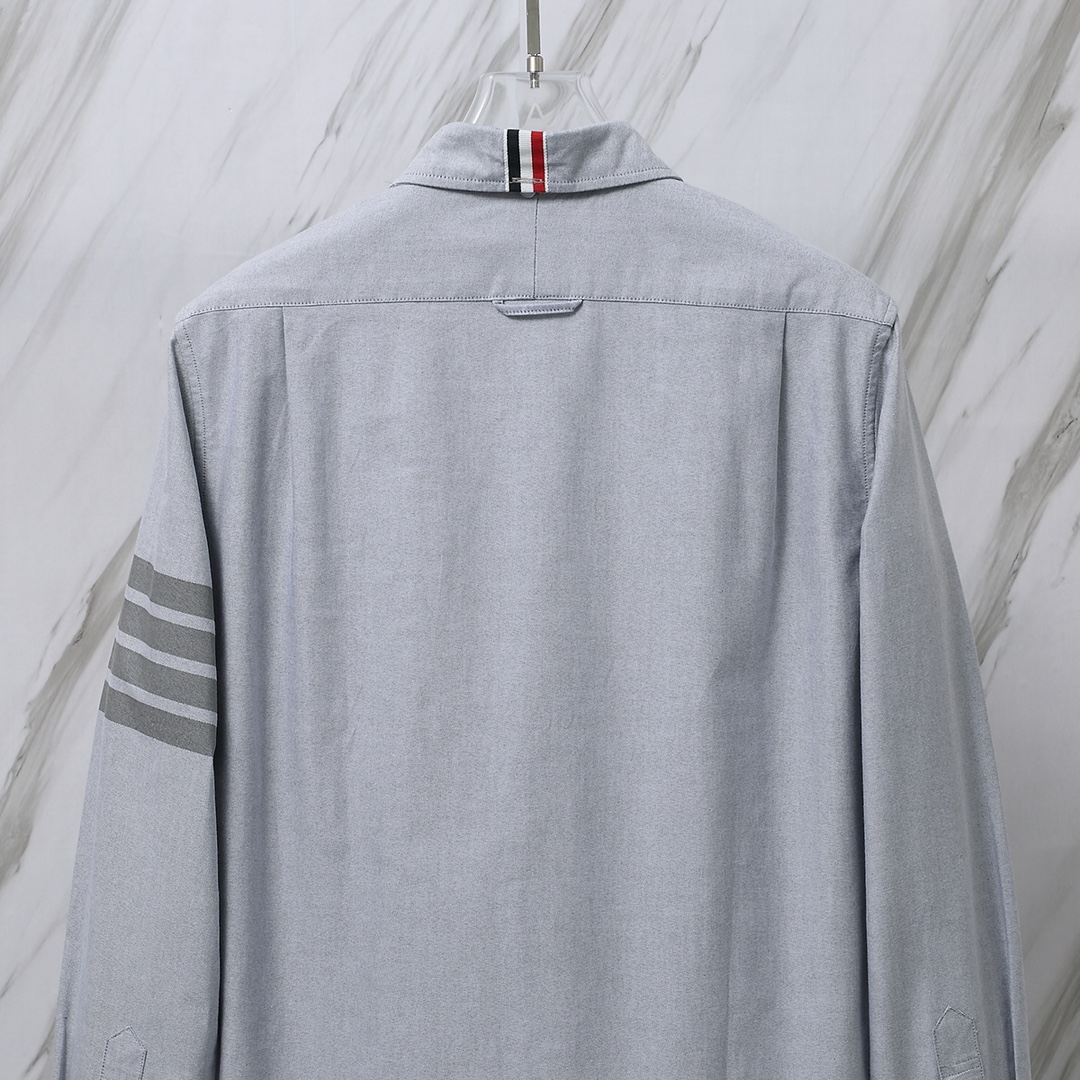 톰브라운(Thom Browne) 시그니처 암밴드 옥스퍼드 버튼다운 셔츠 - 이미지 5