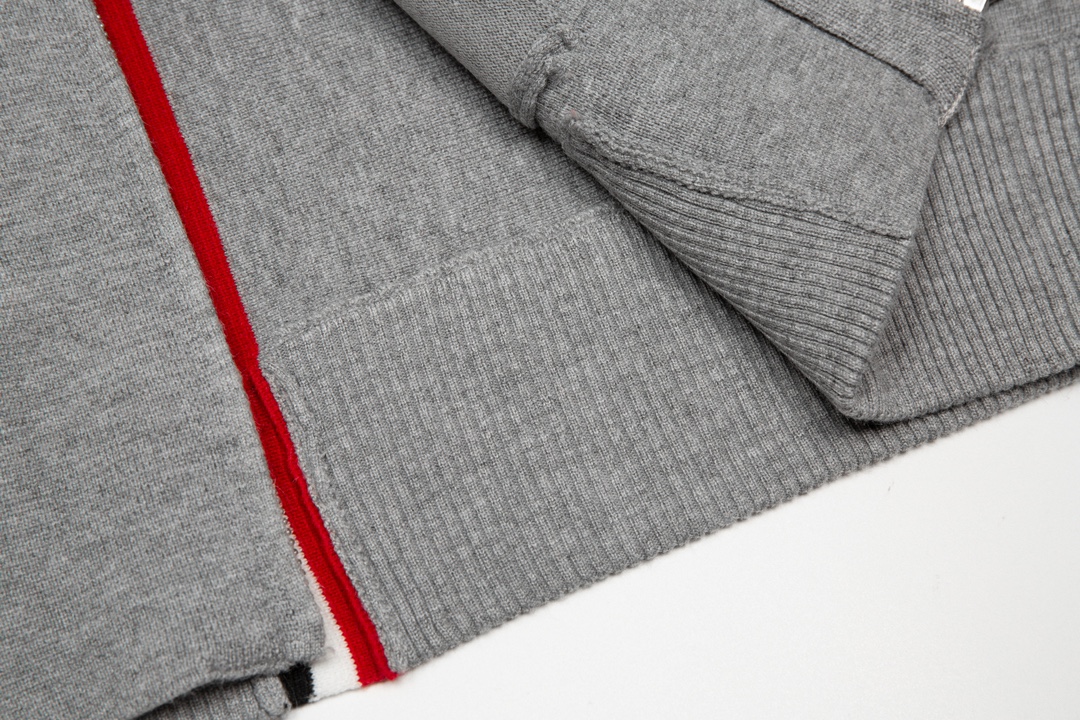 톰브라운(Thom Browne) 사선 암밴드 클래식 니트 집업 가디건 - 그레이 - 이미지 6