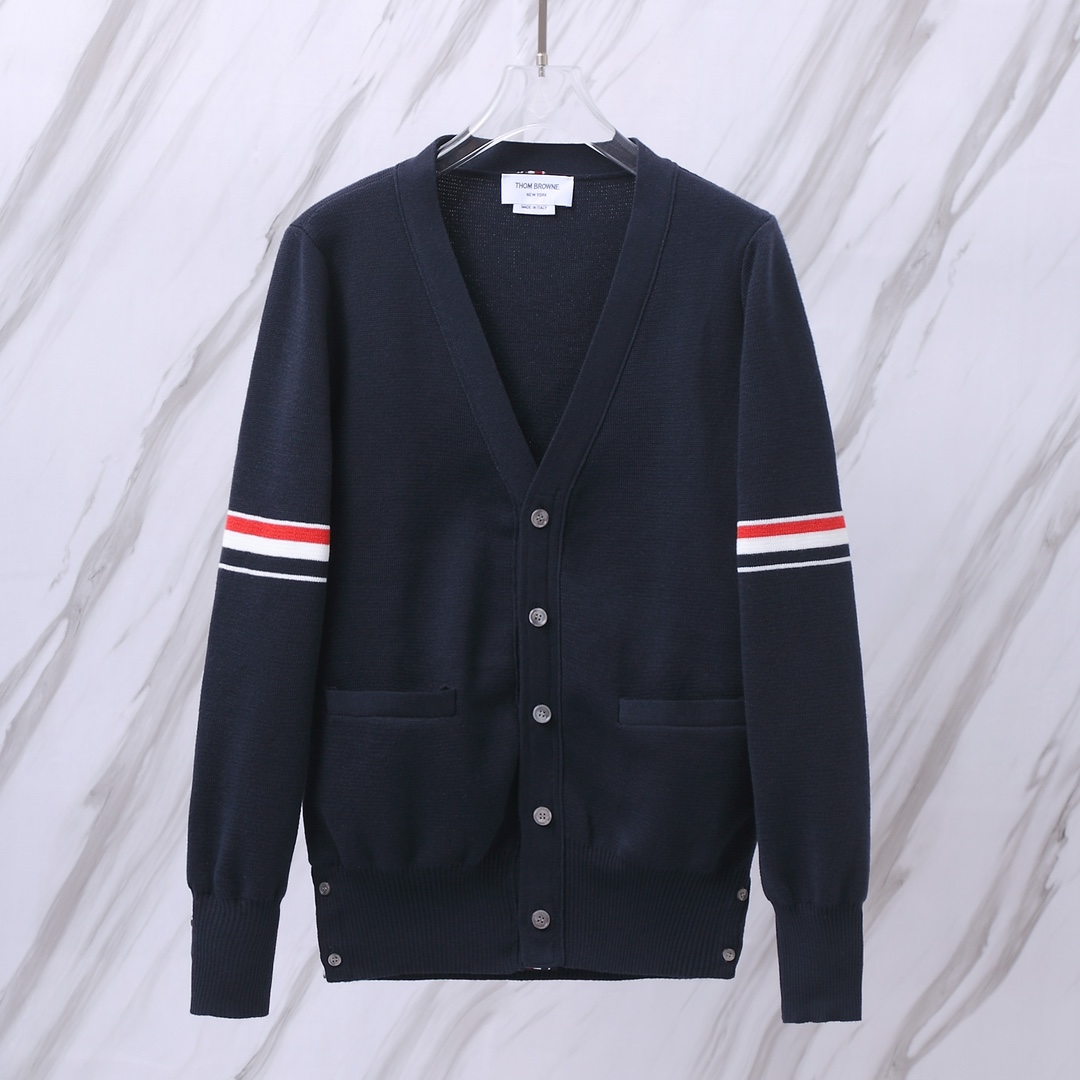 톰브라운(Thom Browne) 클래식 사선 암밴드 가디건 - 이미지 6