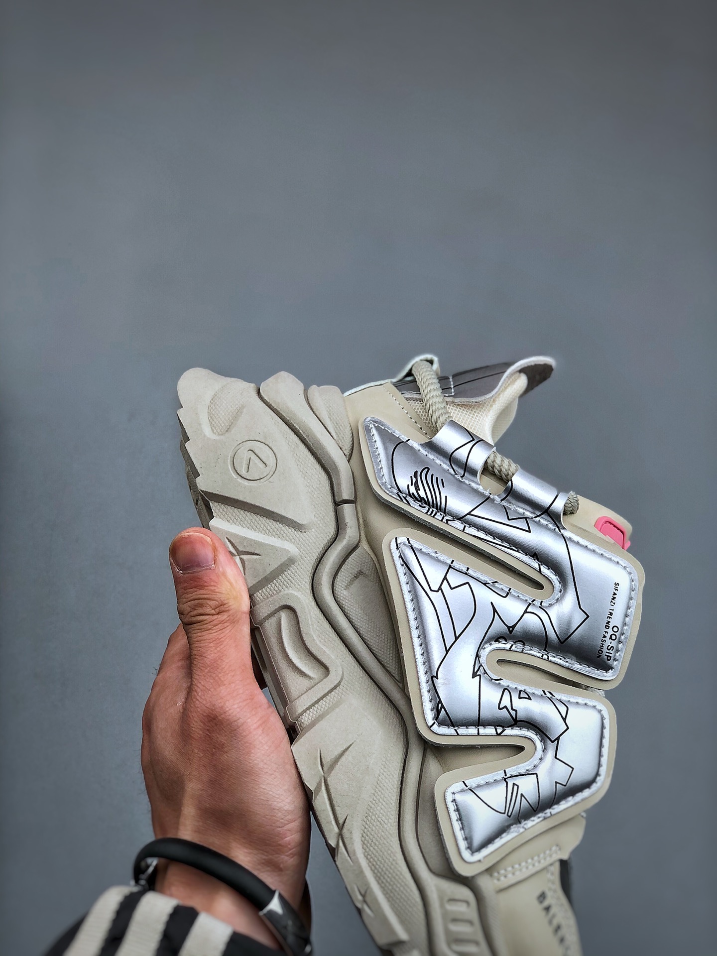 발렌시아가 (Balenciaga)트랙 시그니처 스니커즈 - 이미지 6