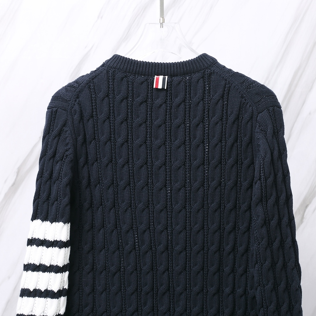 톰브라운(Thom Browne) 클래식 사선 케이블 니트 스웨터 네이비 - 이미지 6