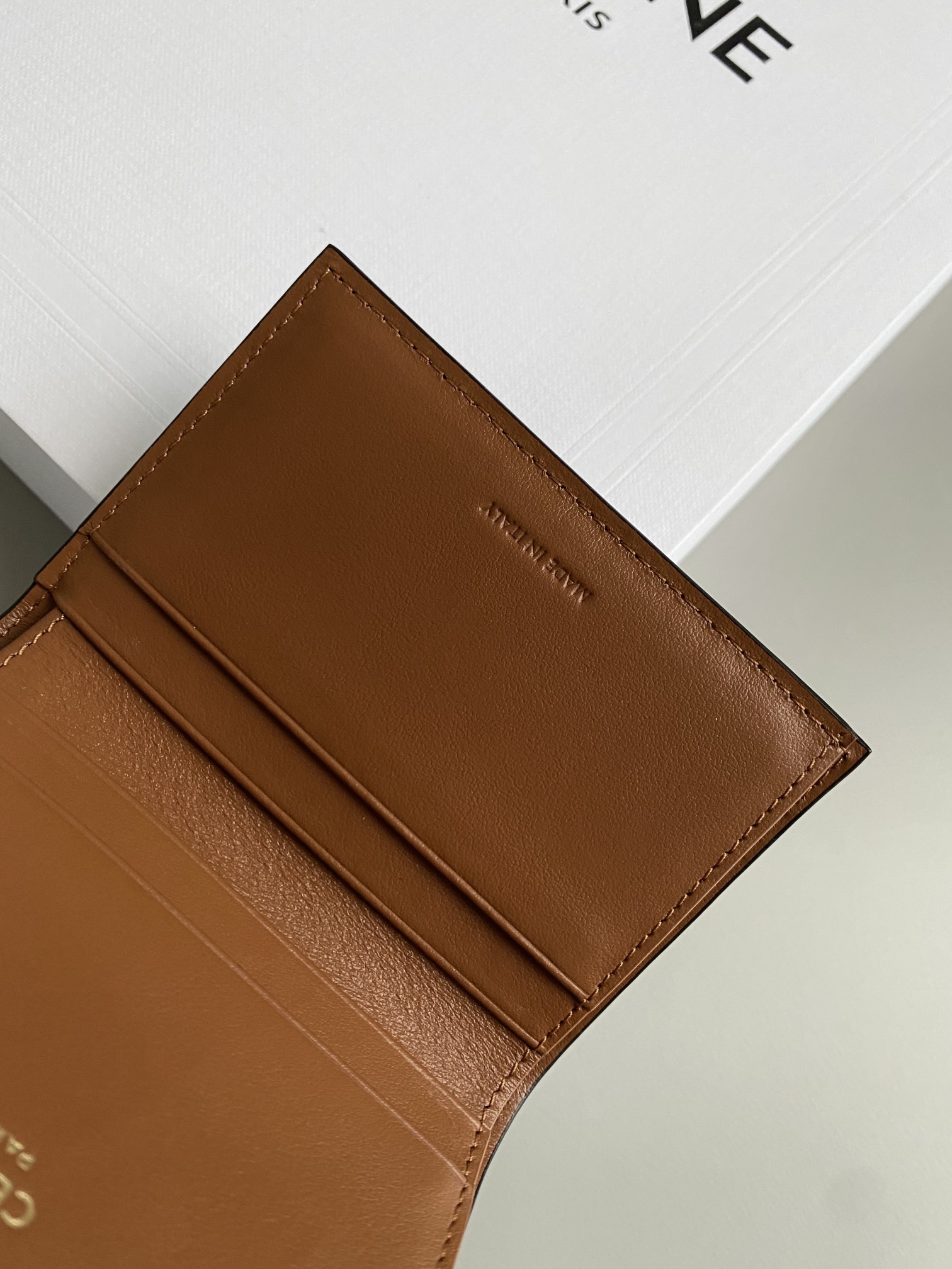 셀린느(CELINE) 트리옹프 동전 컴팩트 지갑 - 이미지 7