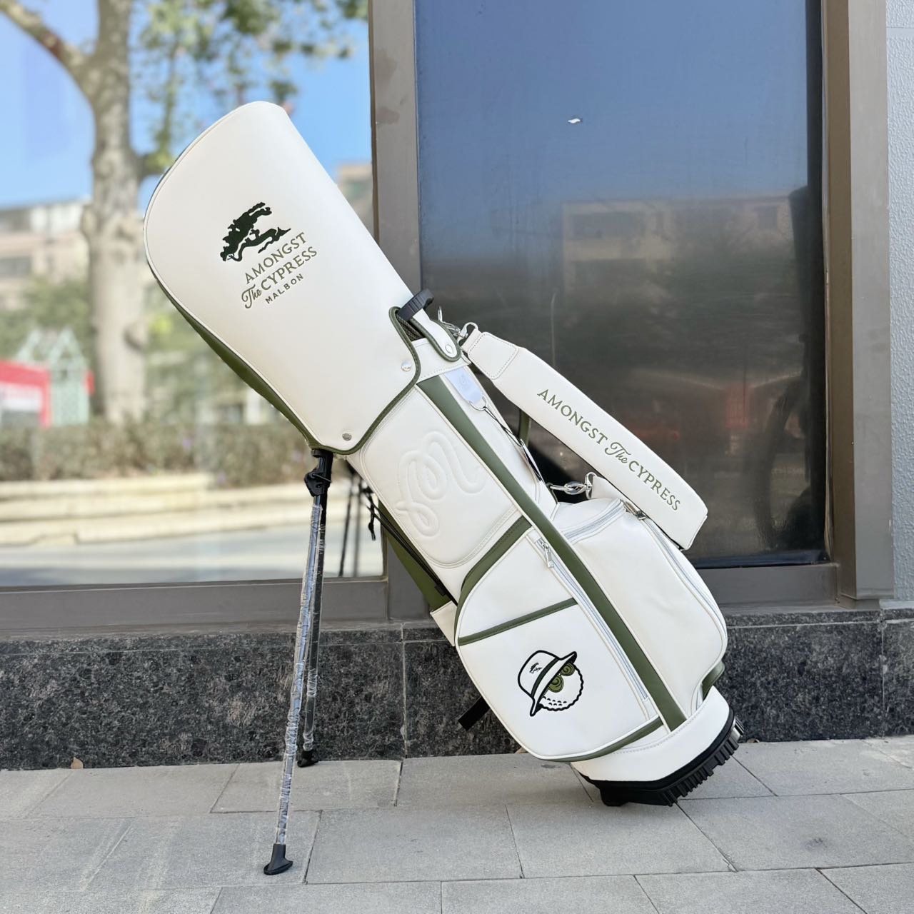 말본(Malbon) x AMC 어몽스트 더 사이프러스 스탠드백 - 이미지 7