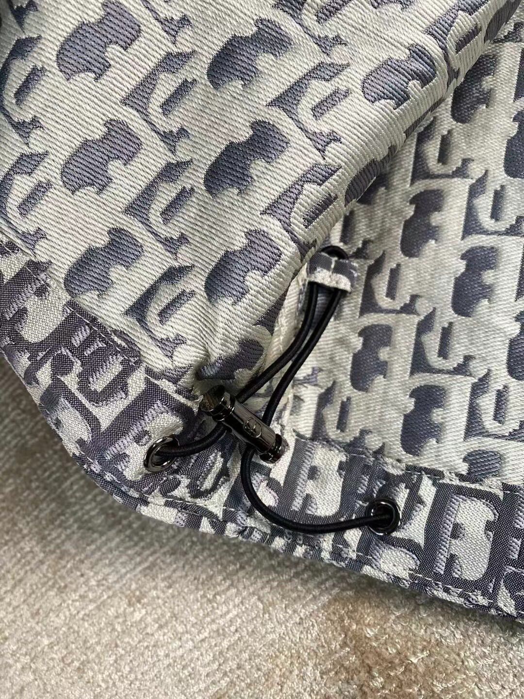 디올(Dior) 오블리크 워싱 테크니컬 후드 블루종 - 이미지 8