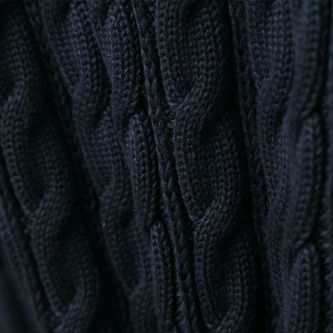 톰브라운(Thom Browne) 클래식 사선 케이블 니트 스웨터 네이비 - 이미지 7