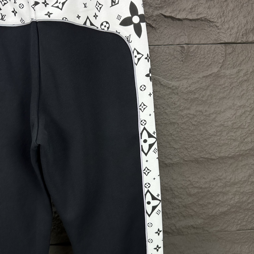 루이비통 (Louis Vuitton) 사이드 패널 모노그램 스웨트 조거 팬츠 - 이미지 8