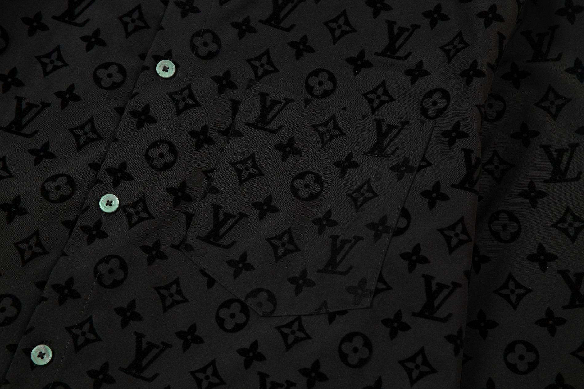 루이비통 (Louis Vuitton)플록 모노그램 클래식 셔츠 - 이미지 8