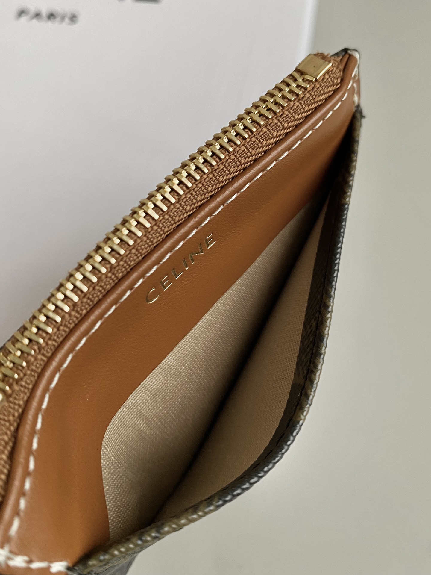 셀린느(CELINE) 트리옹프 동전 컴팩트 지갑 - 이미지 8