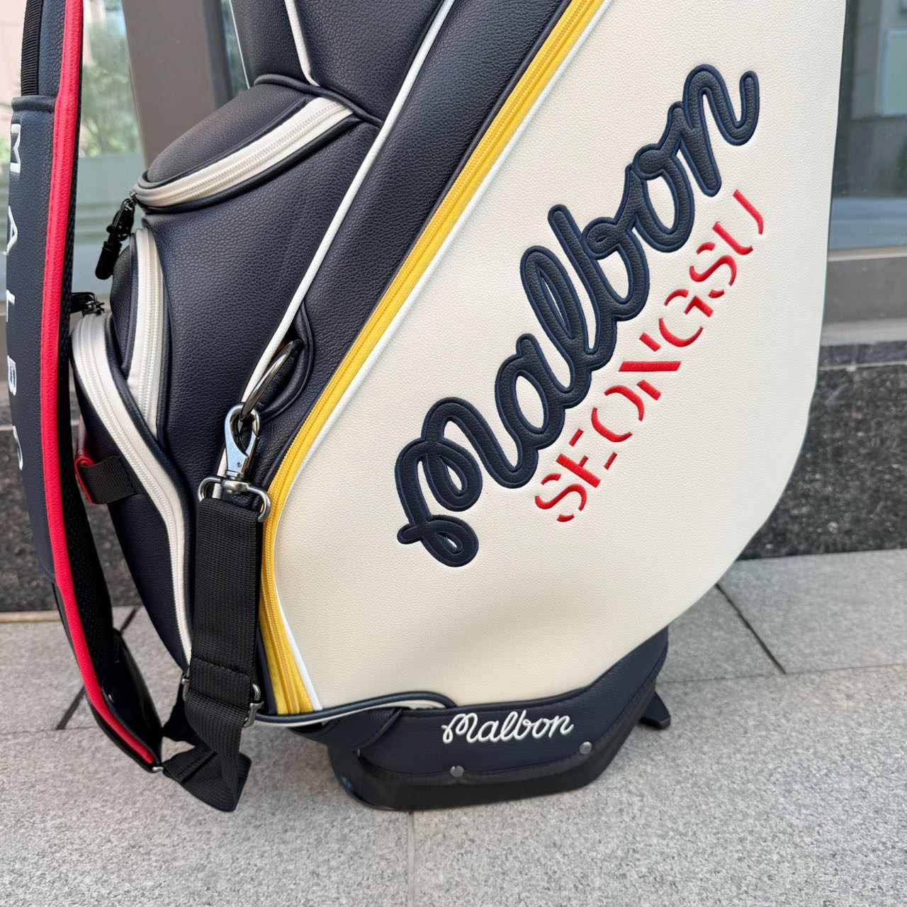 말본 골프(MALBON GOLF) 성수 익스클루시브 스탠드백 - 이미지 8